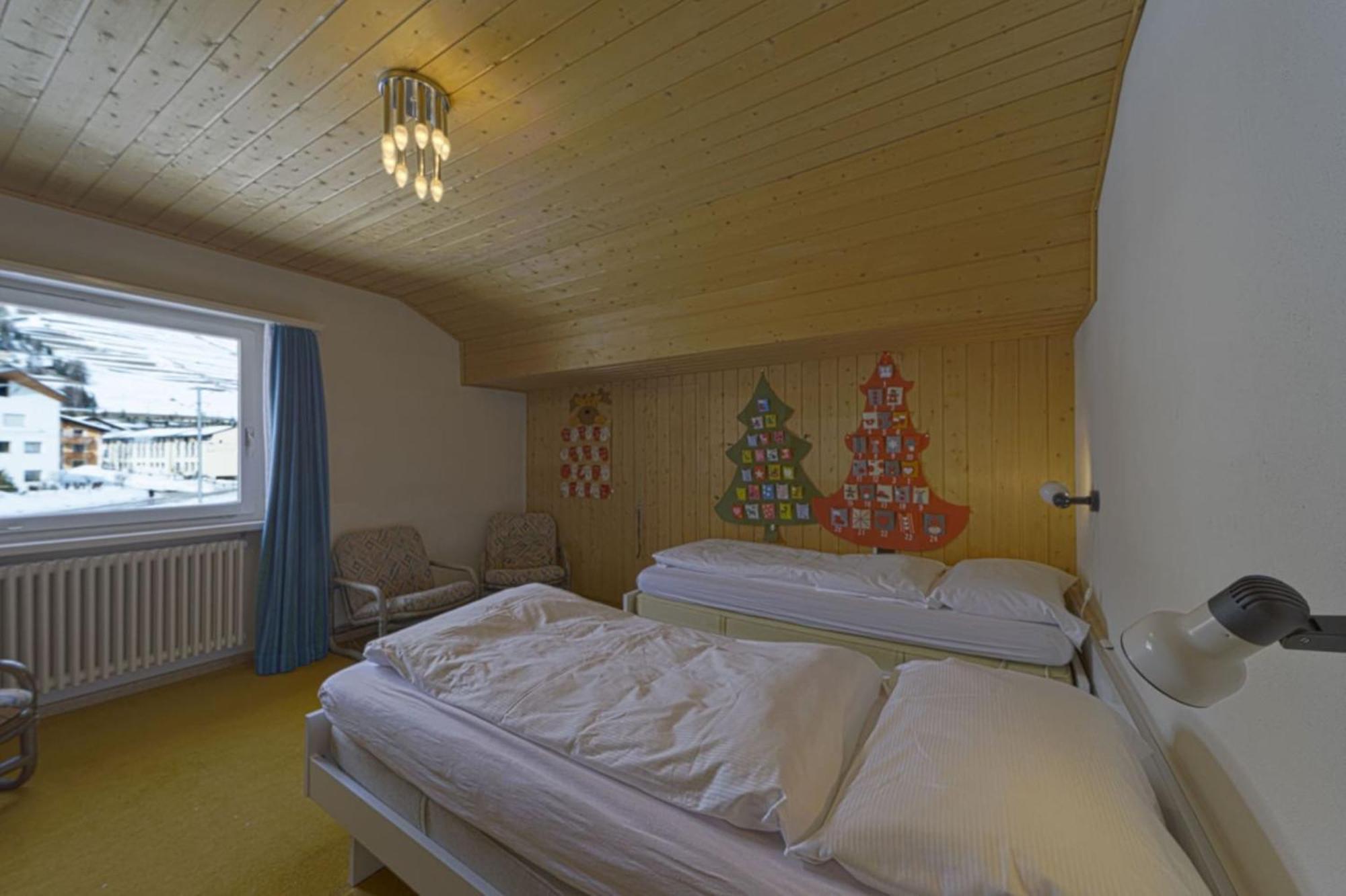 Chesa Clus - Zuoz Appartement Buitenkant foto